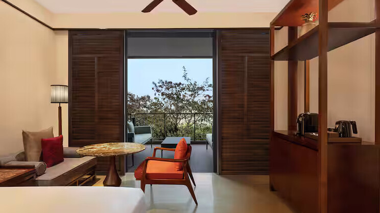 King Deluxe Room with Garden Sit-out